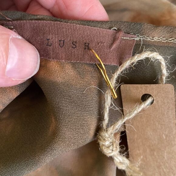 Lush tie dyed sleeves top - Picture 2 of 9